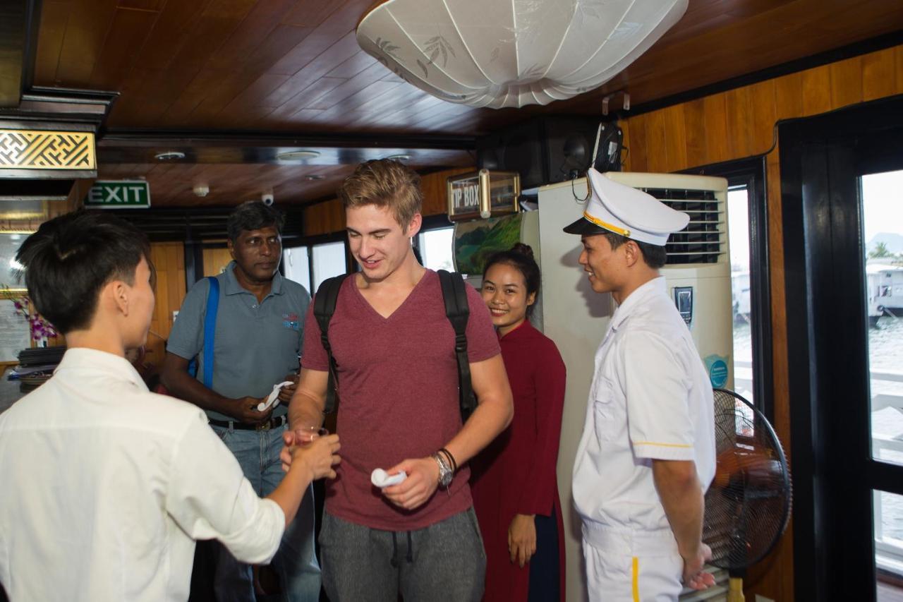 Syrena Cruises Hotell Ha Long Exteriör bild