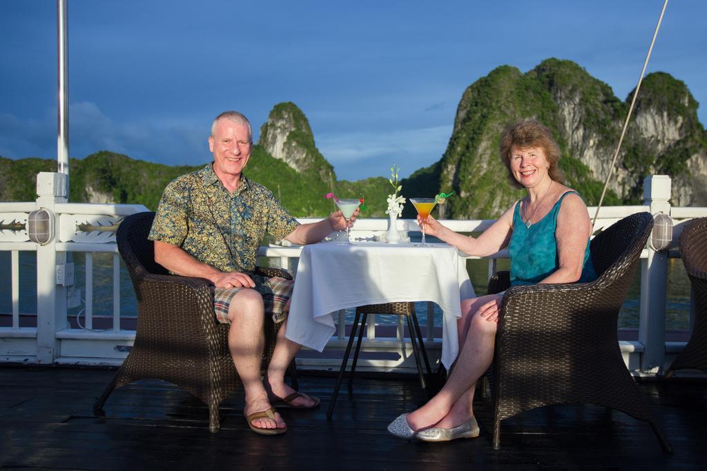 Syrena Cruises Hotell Ha Long Exteriör bild
